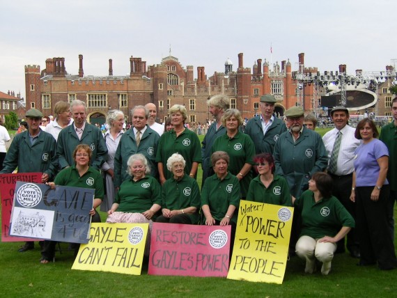 group photo at hampton court palace for "Restoration" finals