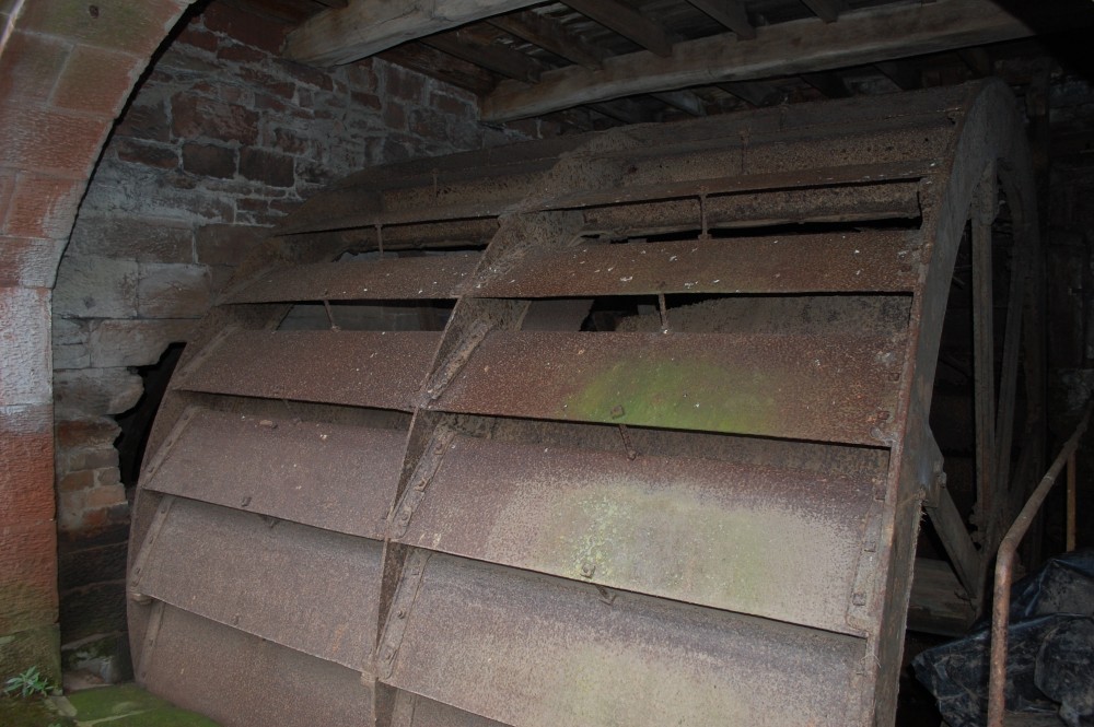 iron waterwheel at warwick bridge